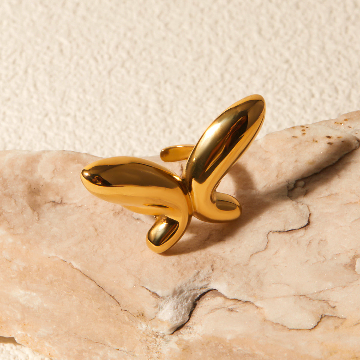 PHYSCHE DYO Butterfly Ring